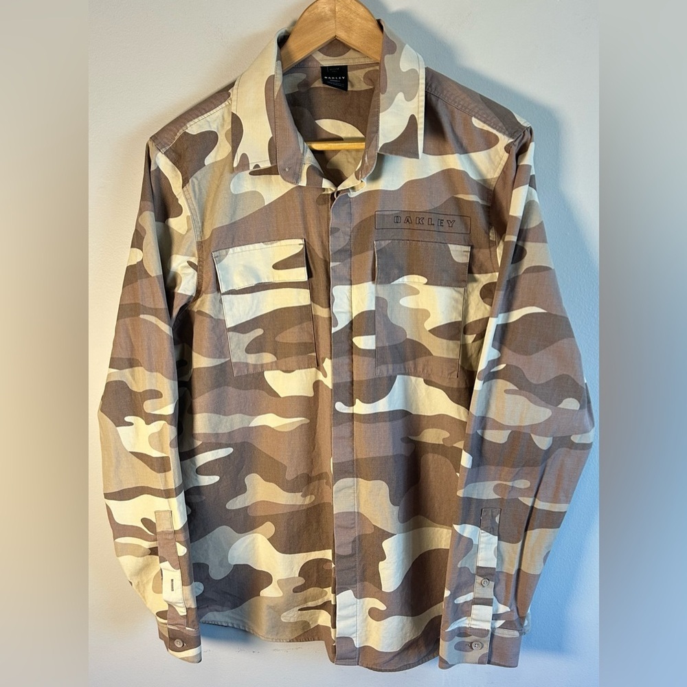 Oakley Men's Icon Camo Cargo Shirt Size M Regular Fit RFID Desert Army Military